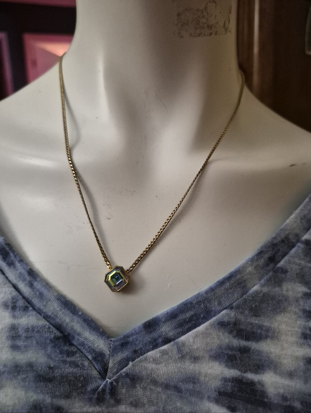 Vintage Avon Absolutely Exquisite Aurora Borealis Rhinestone Necklace